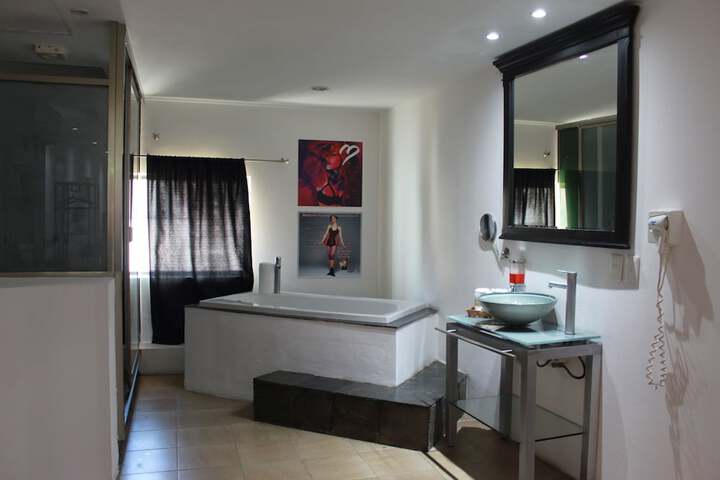 Room 17 of 39
