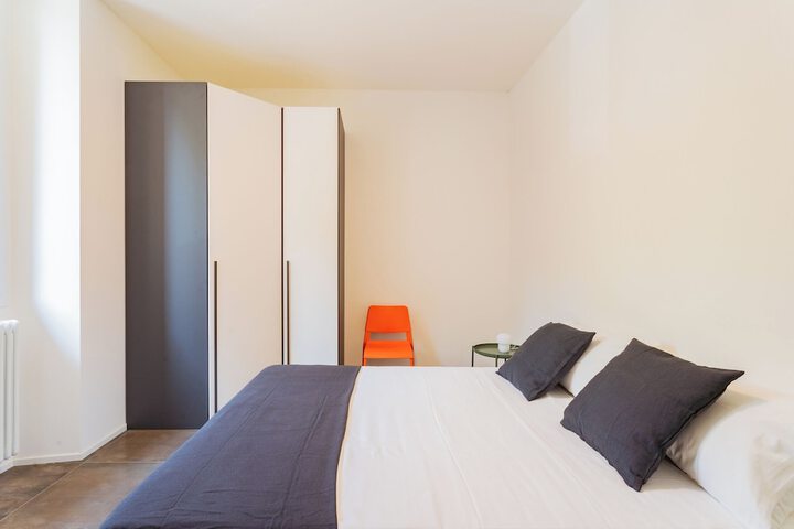 Room 4 of 39