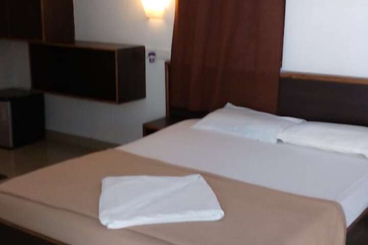 Room 6 of 35