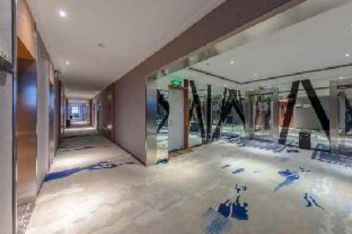 Huayi Hotel