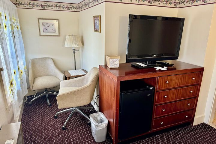 Room 32 of 73