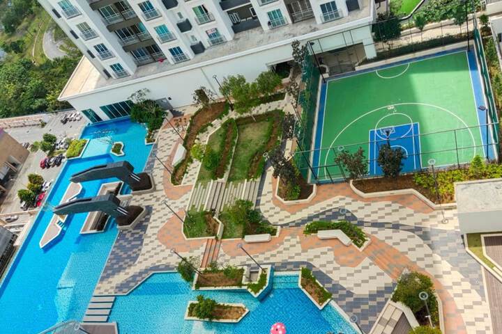 Hotel with Pool