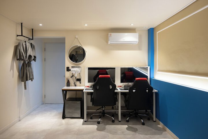 Room 65 of 80