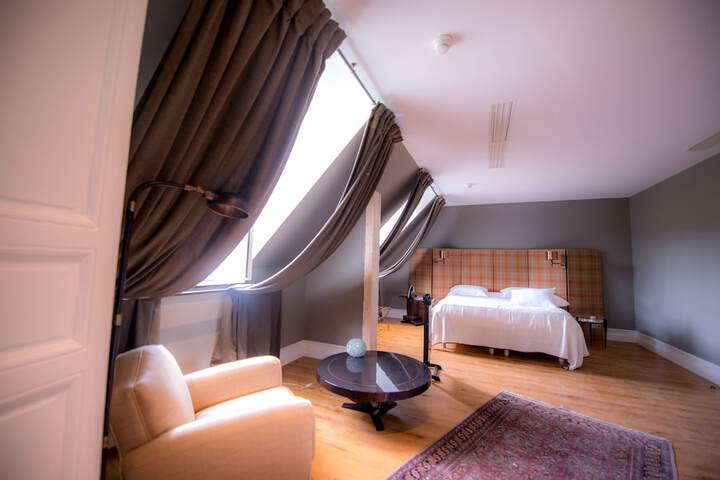 Room 12 of 60