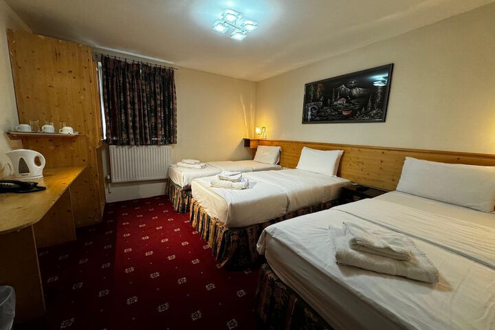 Room 52 of 95