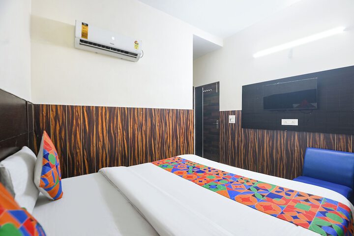 Room 12 of 29