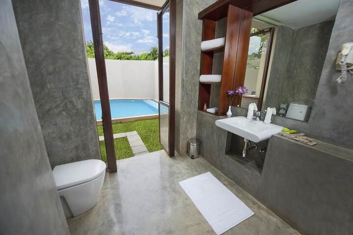 Clean Restrooms