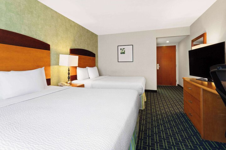 Room 14 of 39