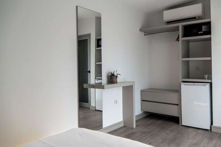 Room 15 of 125
