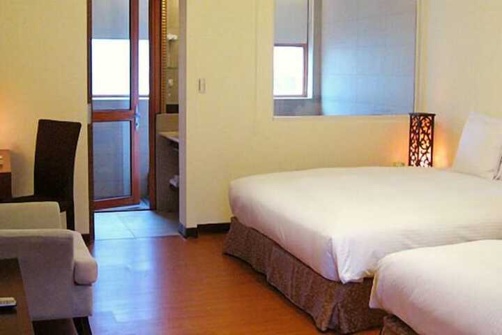 Room 15 of 108