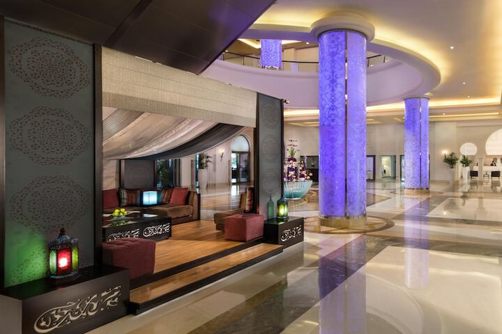 Entrance & Lobby