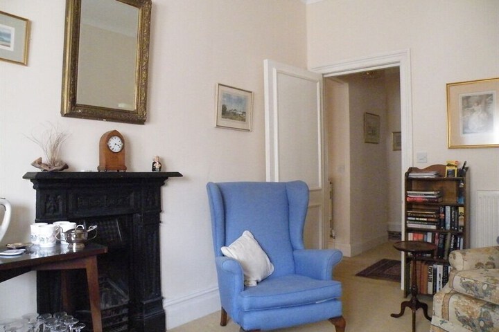 Lounge 15 of 15