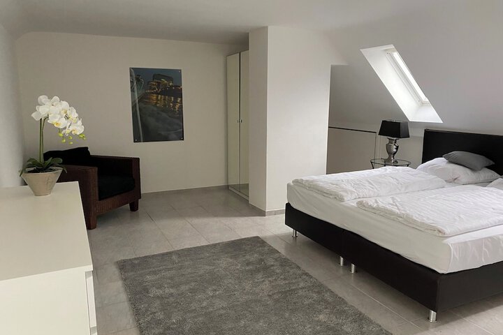 Room 11 of 31
