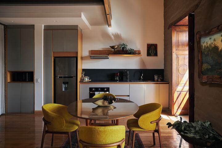 Room 4 of 63