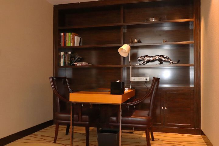 Room 21 of 107