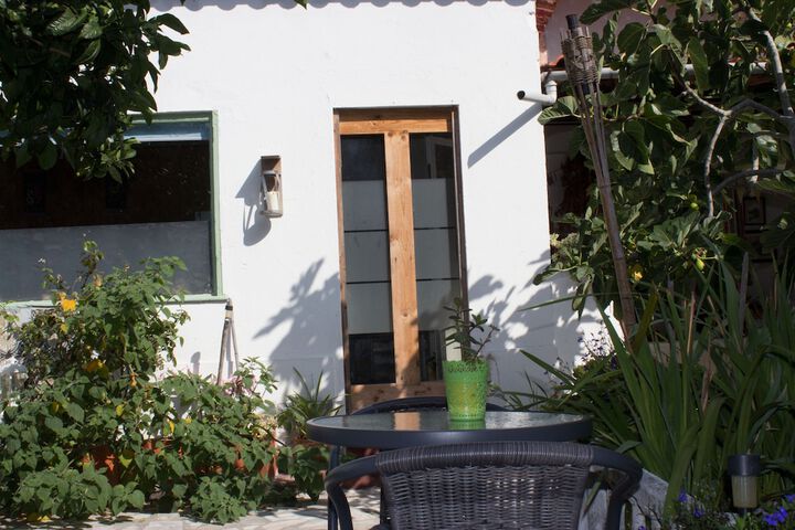 Hotel Exterior 7 of 22