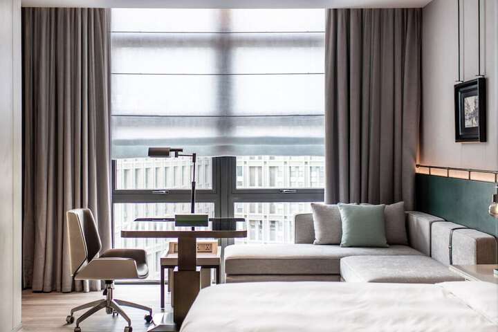 Room 12 of 46