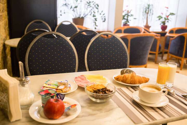 Breakfast/Coffee Service 28 of 34