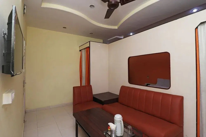 Room 14 of 21