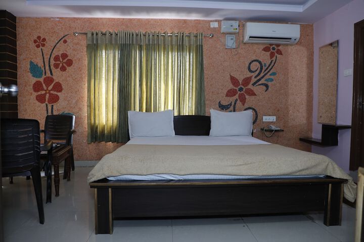Room 16 of 38