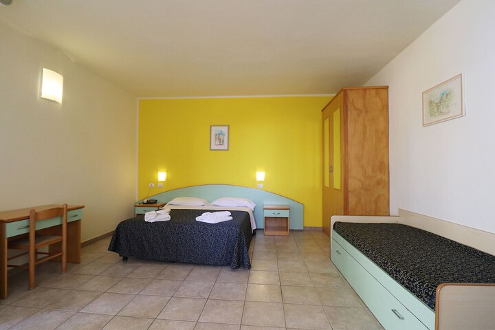 Room 37 of 150