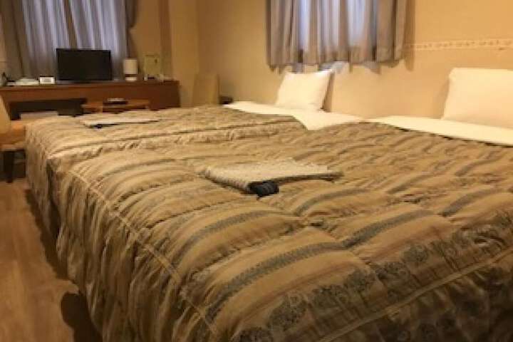Room 25 of 63