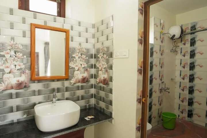 Room 16 of 29