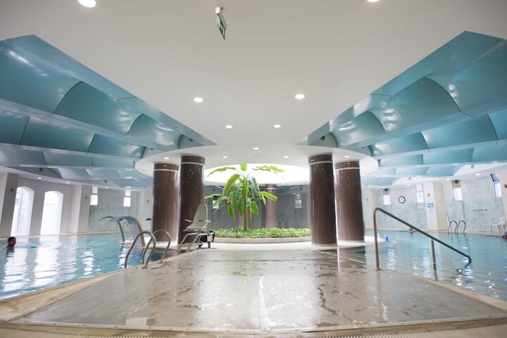 Pools & Facilities