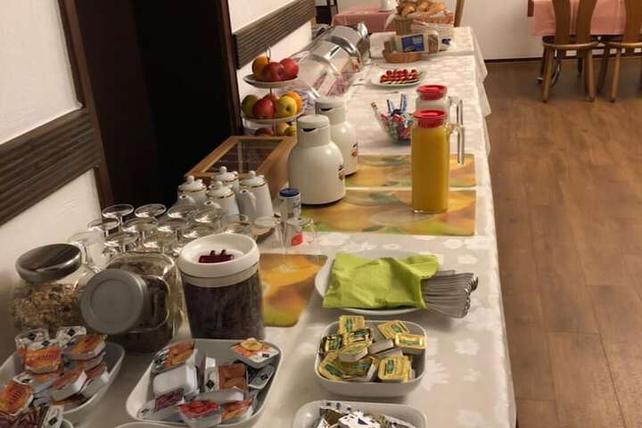 Dining 20 of 25