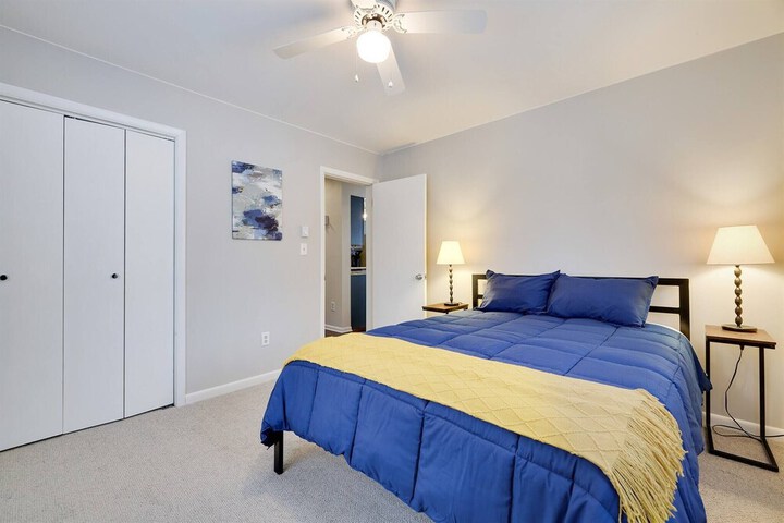 Room 6 of 37