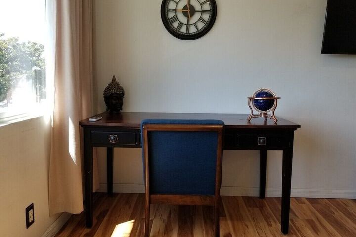Room 3 of 8