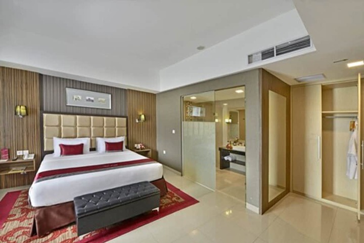 Room 8 of 51