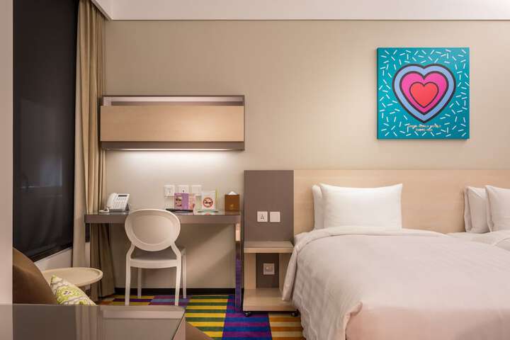 Room 19 of 171