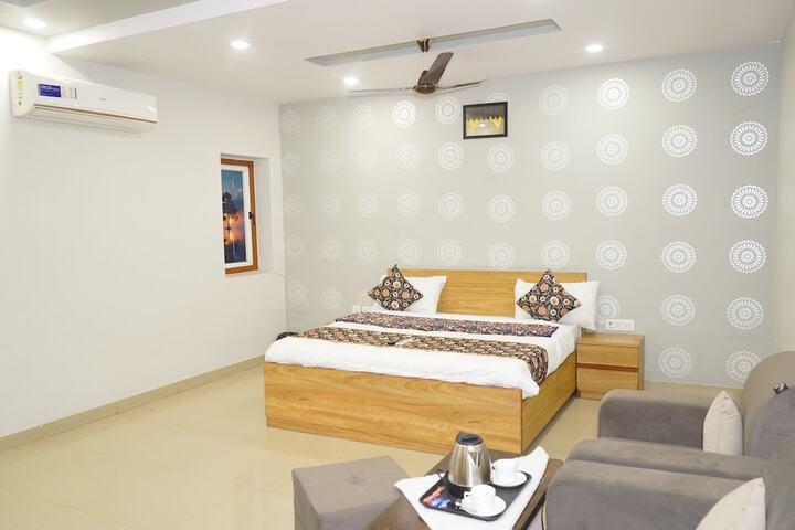 Room 13 of 31