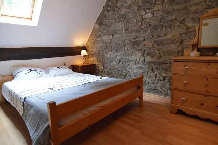 Room 2 of 20