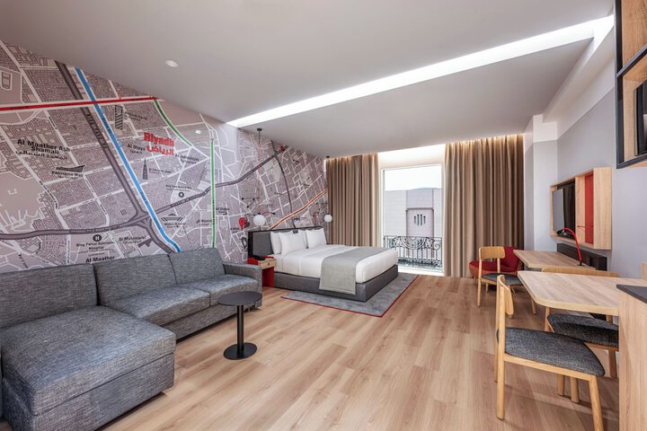 Room 35 of 195