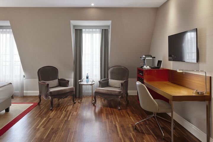 Room 26 of 81