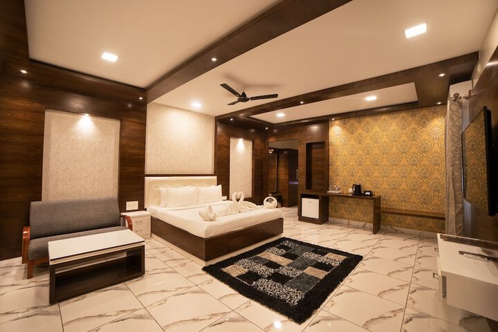 Room 44 of 102