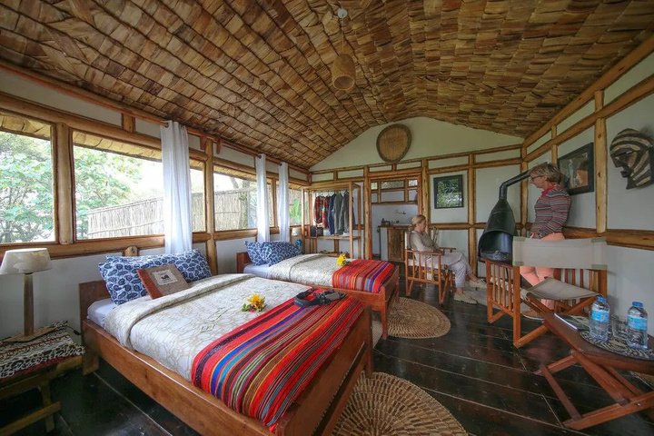 Room 4 of 20