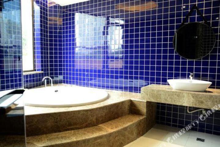 Zhugongfang Creative Hotel (Wenzhou Shuangyu Passenger Transport Center)