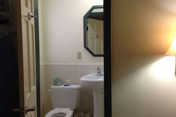 Room 17 of 19