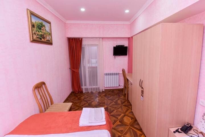 Room 19 of 49
