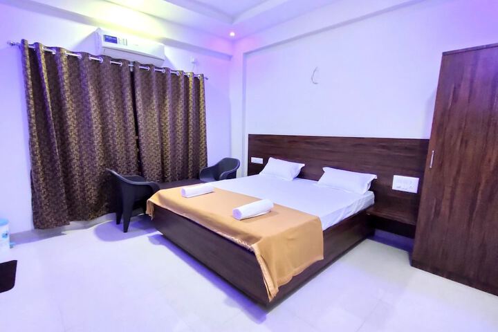 Room 8 of 20