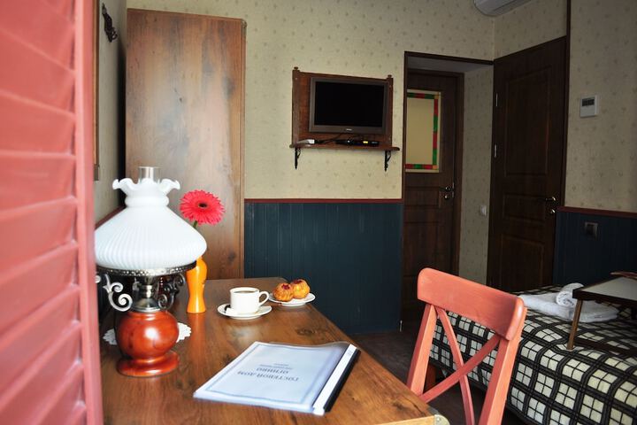 Room 16 of 25