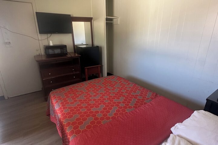 Room 12 of 20