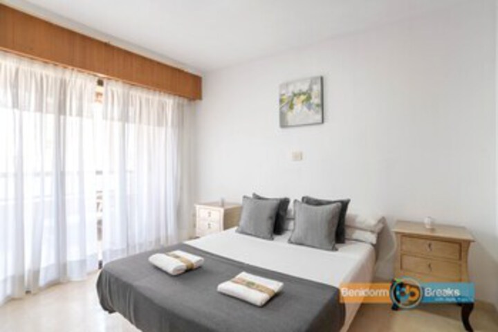 Room 6 of 28