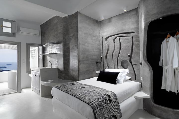 Room 34 of 65