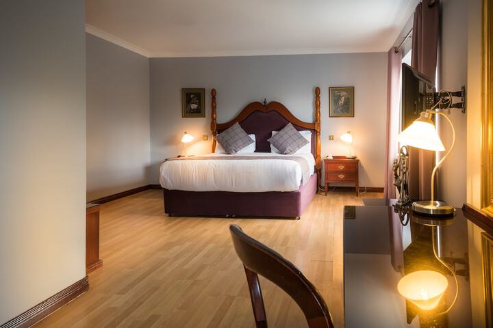 Room 6 of 34
