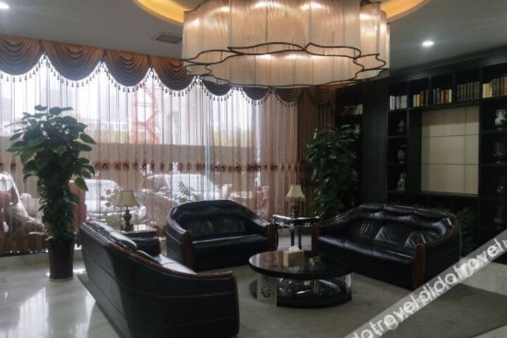 Hotel Interior 7 of 31