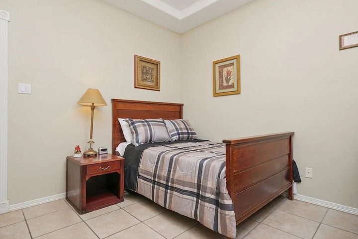 Room 3 of 22